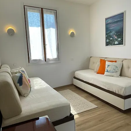 Apartamento Panoramic Modern On Maggiore Casa Mimi